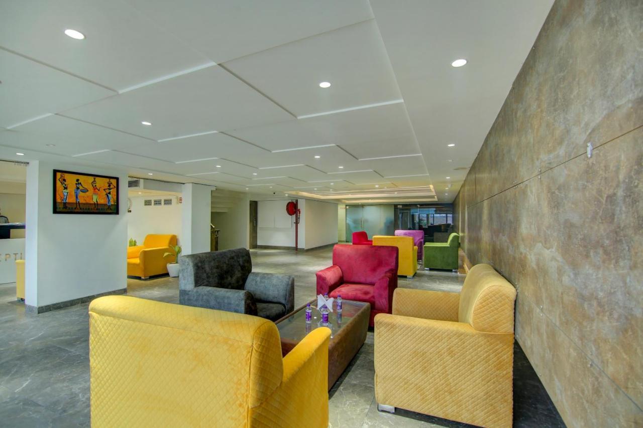 Townhouse Oak Hotel Dev Palace 德里 外观 照片