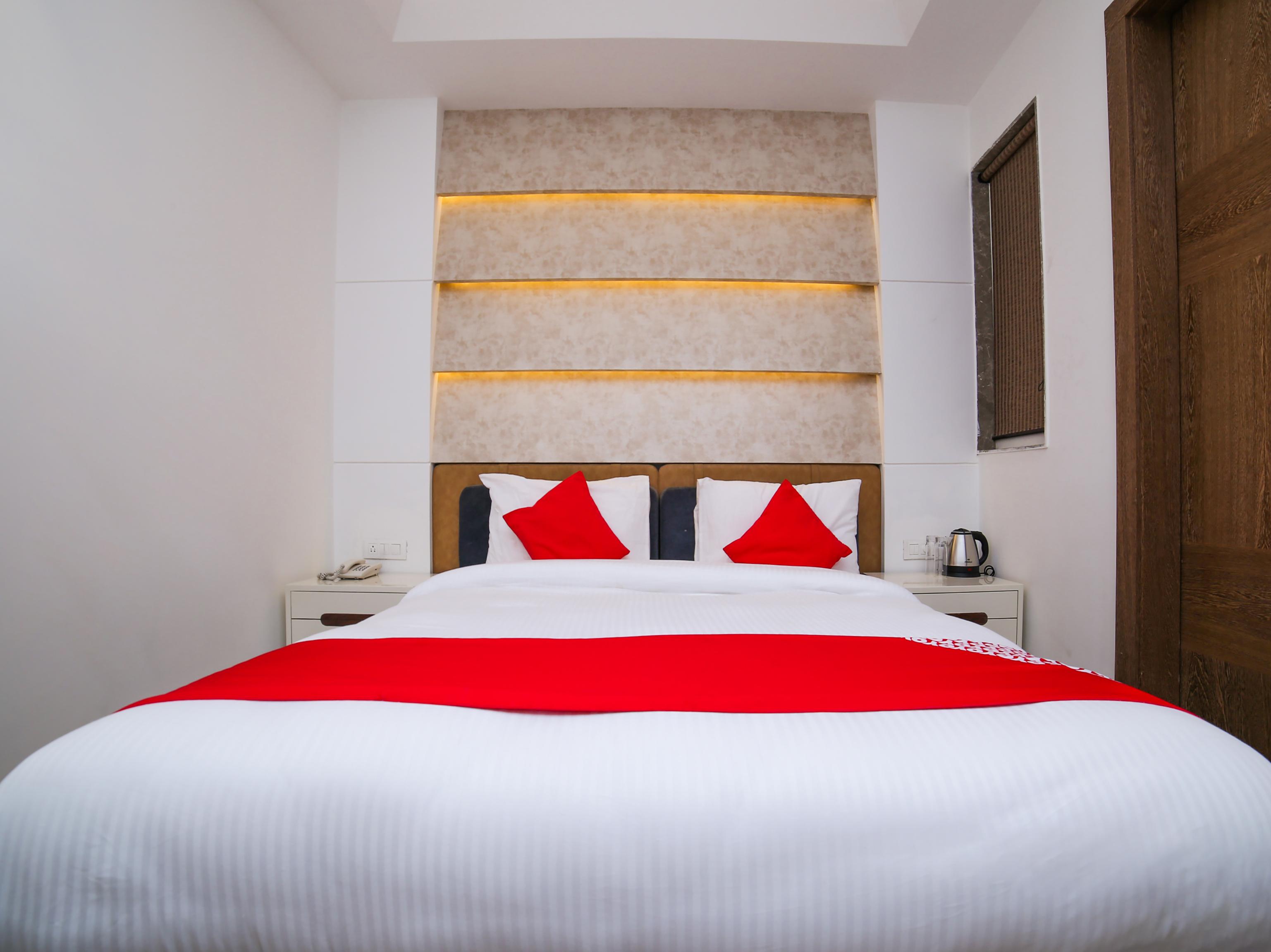 Townhouse Oak Hotel Dev Palace 德里 外观 照片